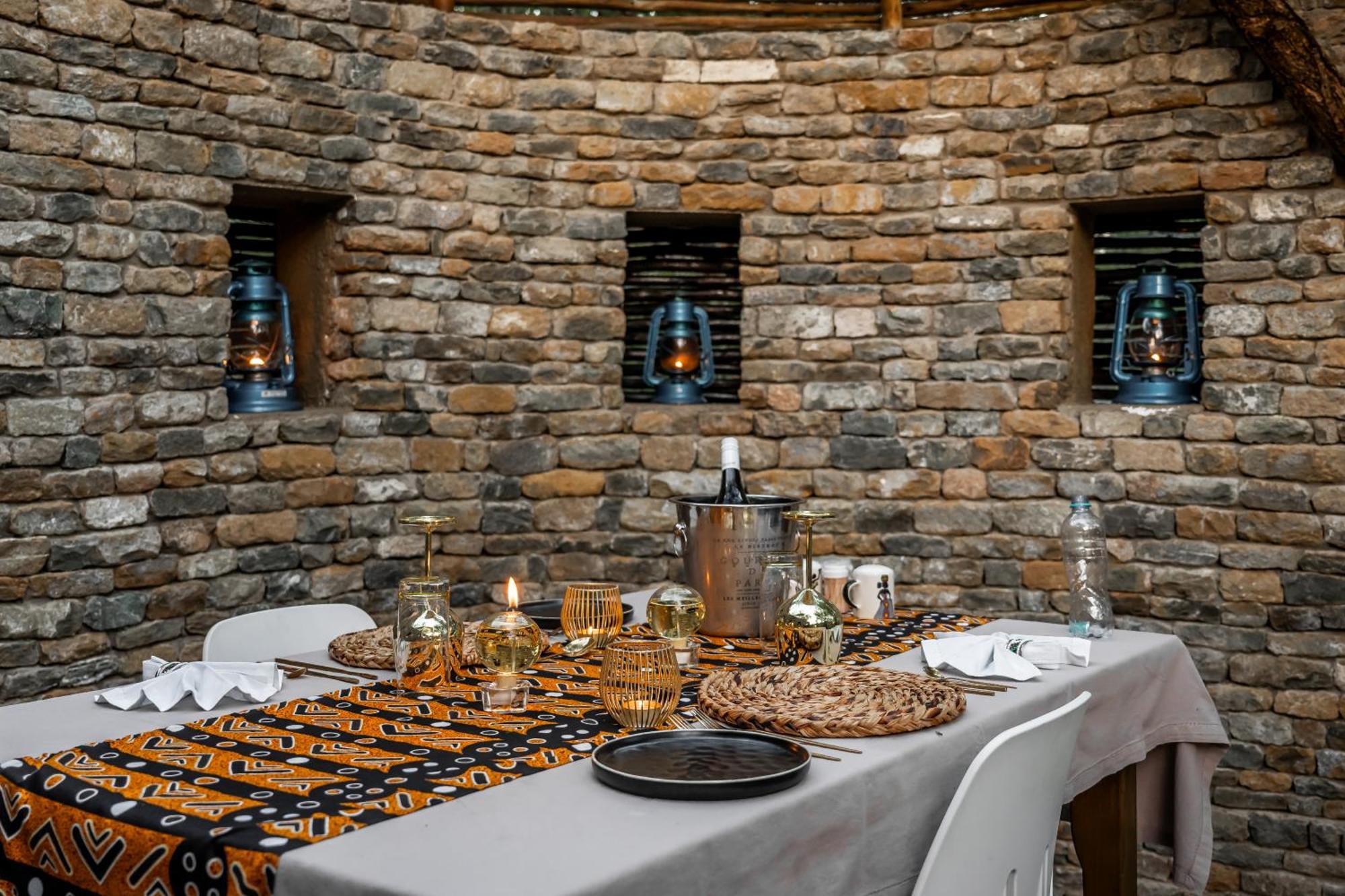 Grace Of Africa, Couples 5 Star Nature Lodge Marloth Park Room photo