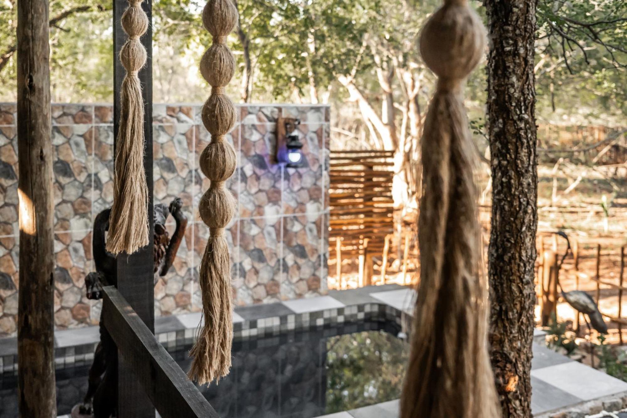 Grace Of Africa, Couples 5 Star Nature Lodge Marloth Park Room photo